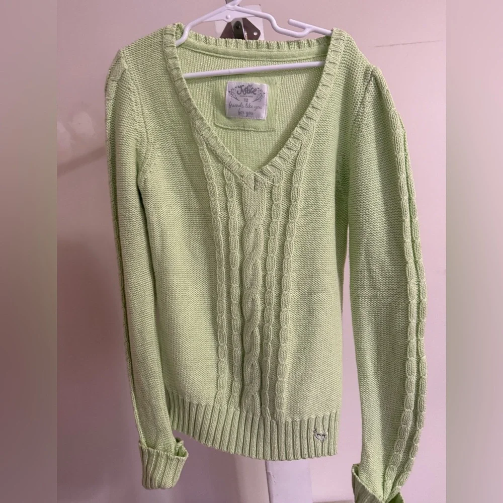 Justice V-Neck Cable-knit Sweater